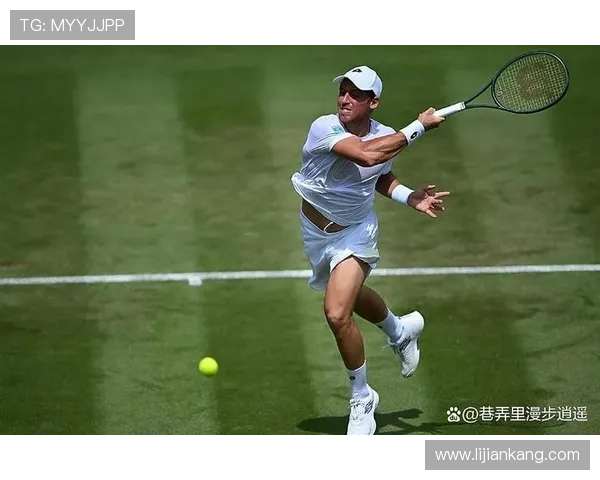 新星爆冷掀翻名将引发网坛格局震荡赛事前景讨论不断热度持续攀升