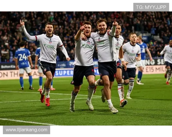 哈德斯菲尔德足球俱乐部的历史沿革与发展趋势分析